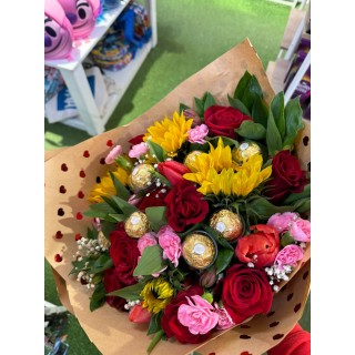 Ramo Destellos con rosas, tulipanes y girasoles en La Orotava