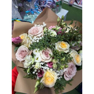 Ramo Pink con rosas beige y rosa empolvado en La Orotava