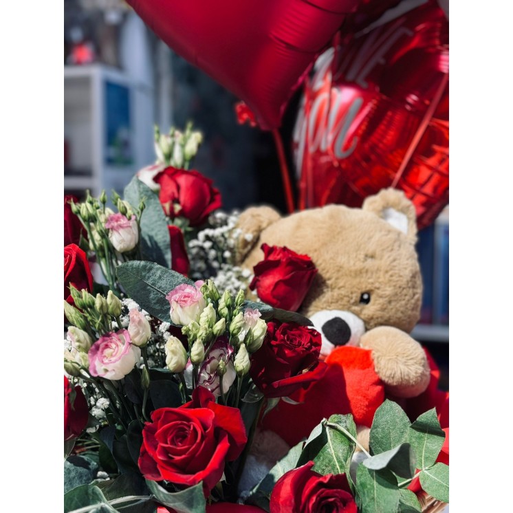Caja Premium con rosas, peluche y globos en La Orotava