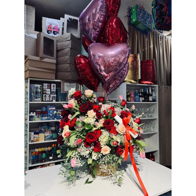 Arreglo Premium Love con Rosas y Globos San Valentín | Globos al aire decoración