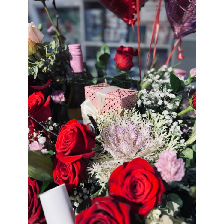 Arreglo Premium Love con Rosas y Globos San Valentín | Globos al aire decoración