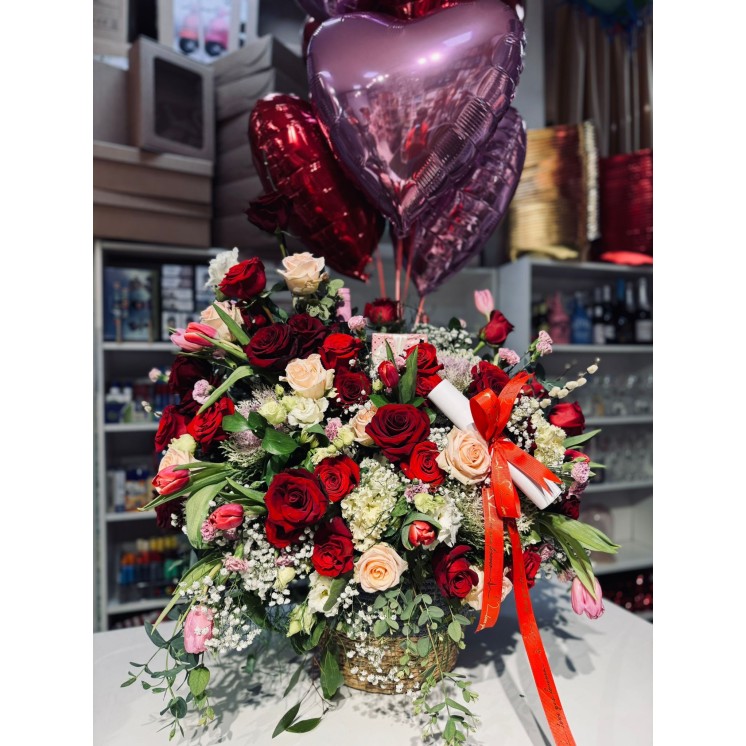 Arreglo Premium Love con Rosas y Globos San Valentín | Globos al aire decoración