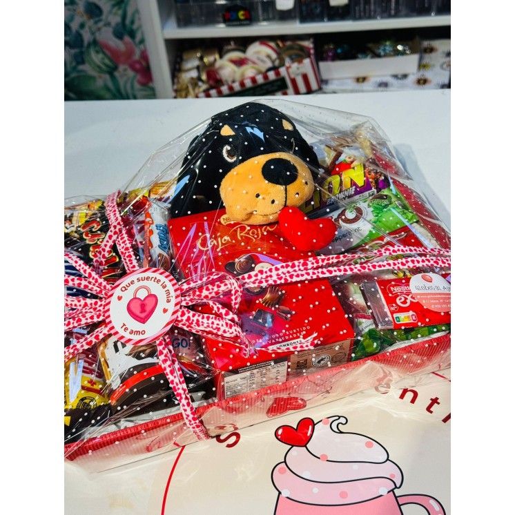 Bandeja con Peluche y Chocolate San Valentín | Globos al aire decoración