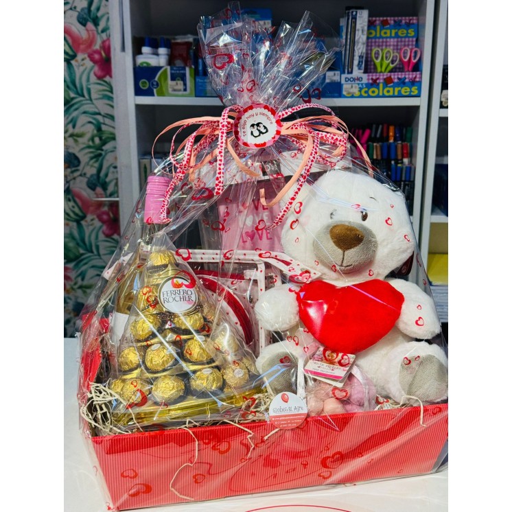 Caja Love con chocolates Ferrero, un regalo elegante y delicioso para Enamorados, aniversarios y ocasiones especiales.