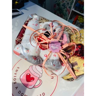 Cesta romántica con botella térmica y peluche. El regalo perfecto para sorprender a tu pareja en Enamorados, aniversarios y ocas